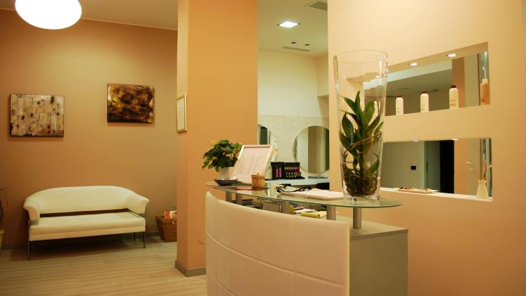 Things to Remember When Visiting a Room Salon