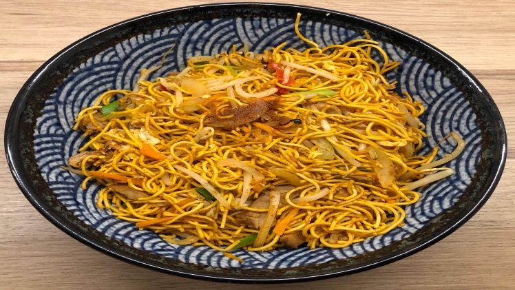 How To Make Chicken Chow Mein Like the Takeaway